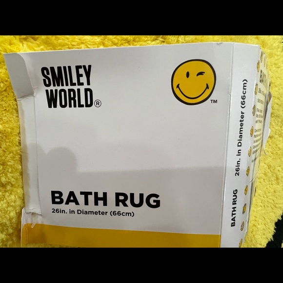 NWT Smiley World 26”Diameter Smiley Face Bath Rug - Picture 2 of 4